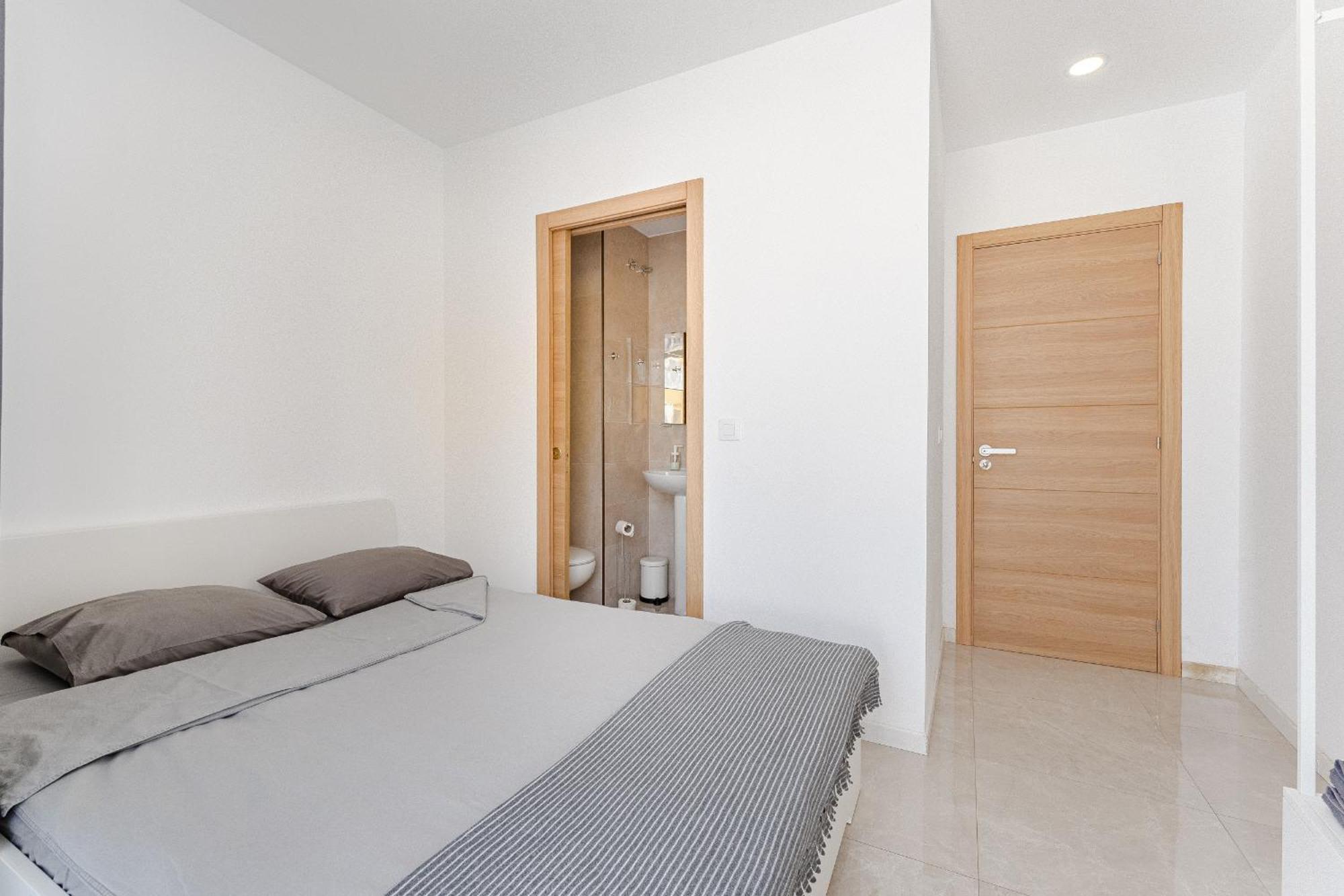 Few Steps From The Beach Hostel In Los Cristianos Arona  Bagian luar foto