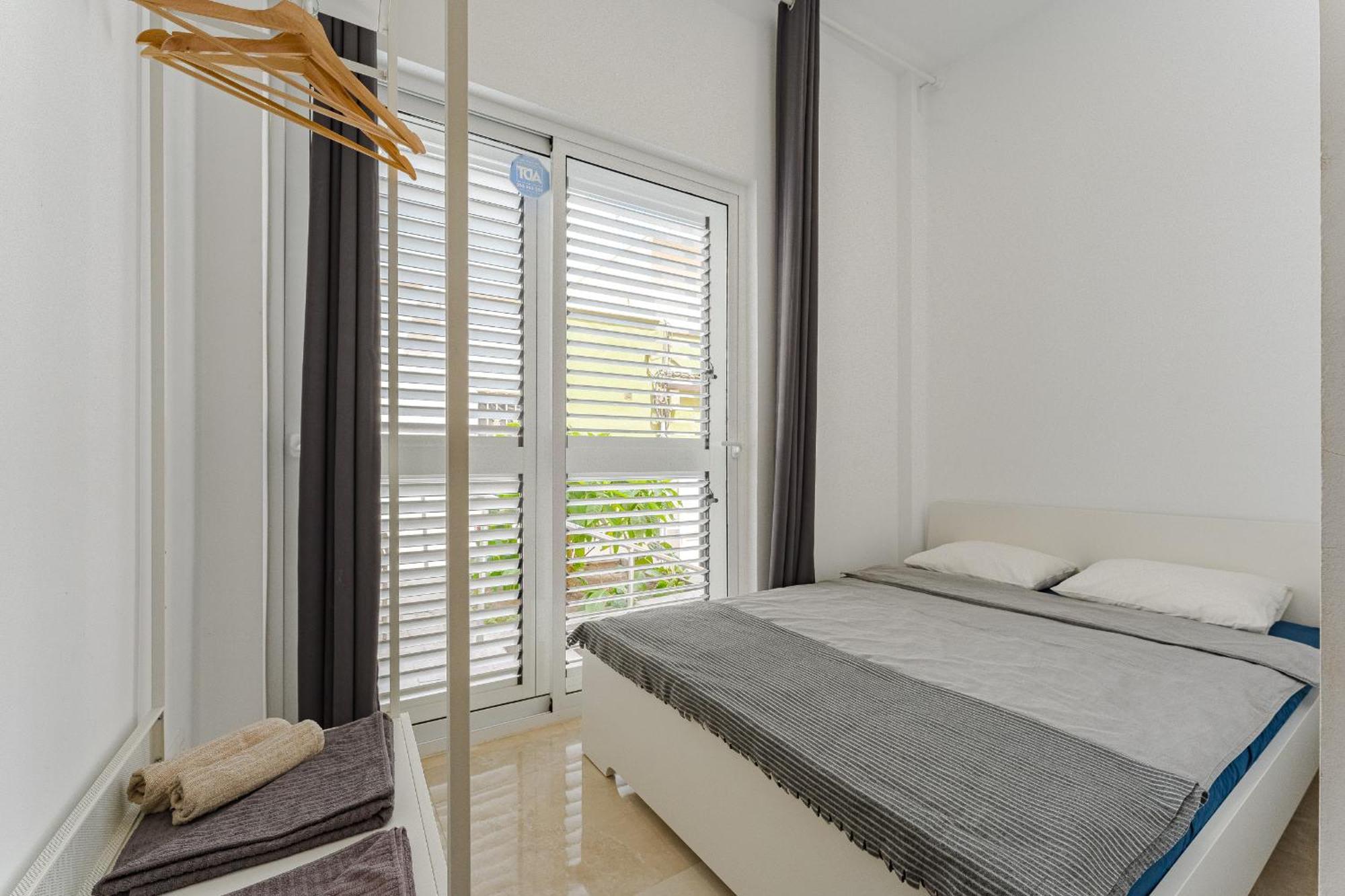 Few Steps From The Beach Hostel In Los Cristianos Arona  Bagian luar foto