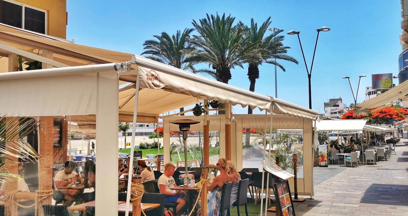 Few Steps From The Beach Hostel In Los Cristianos Arona  Bagian luar foto
