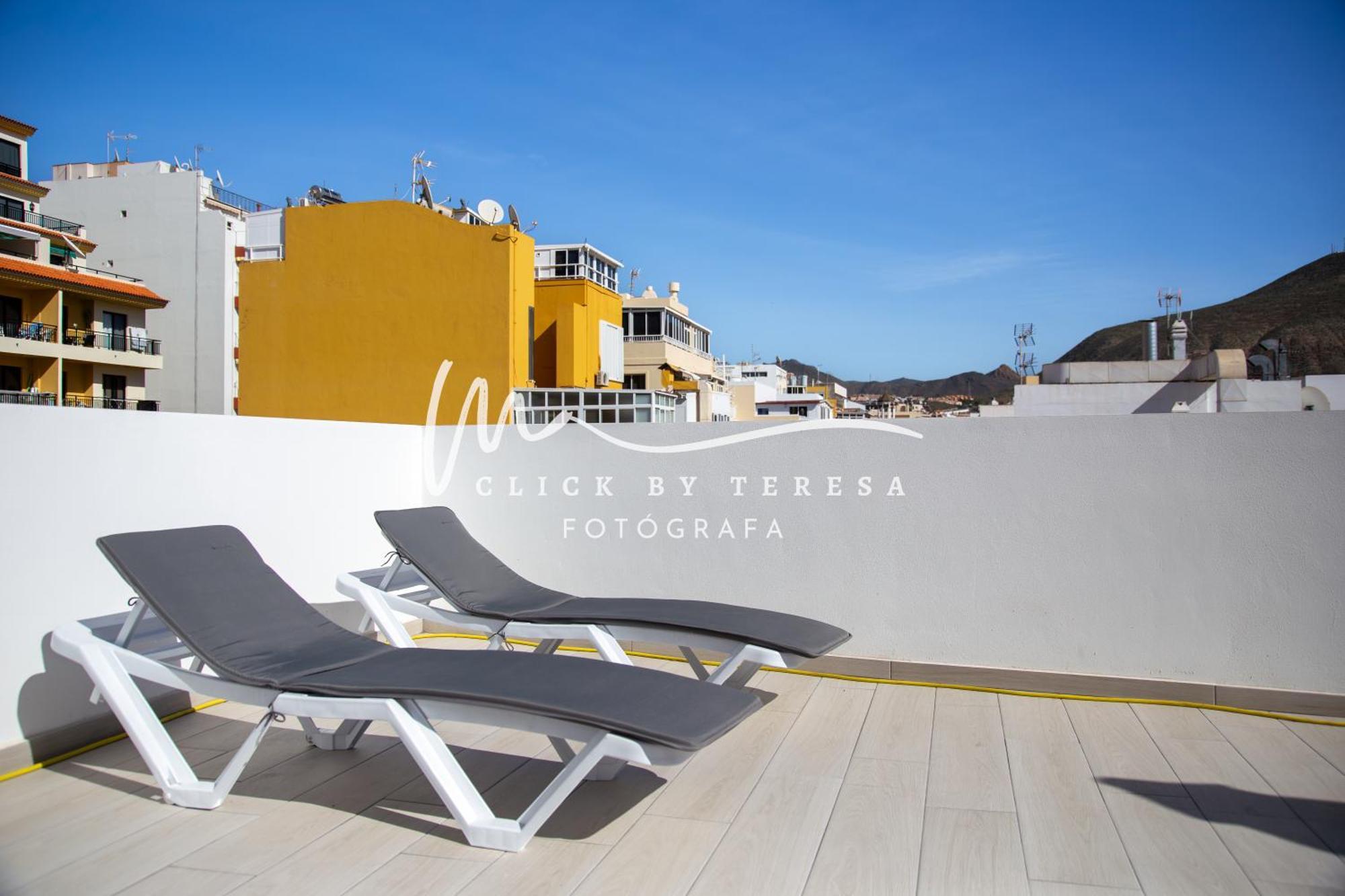 Few Steps From The Beach Hostel In Los Cristianos Arona  Bagian luar foto