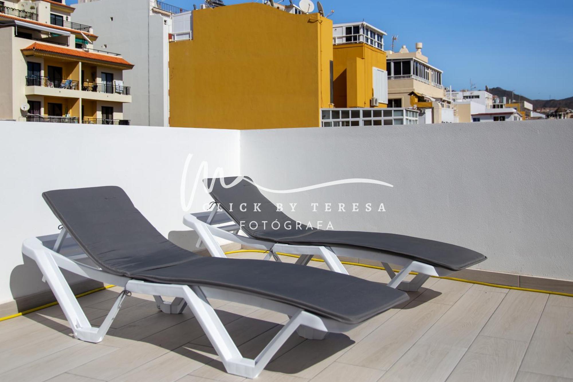 Few Steps From The Beach Hostel In Los Cristianos Arona  Bagian luar foto