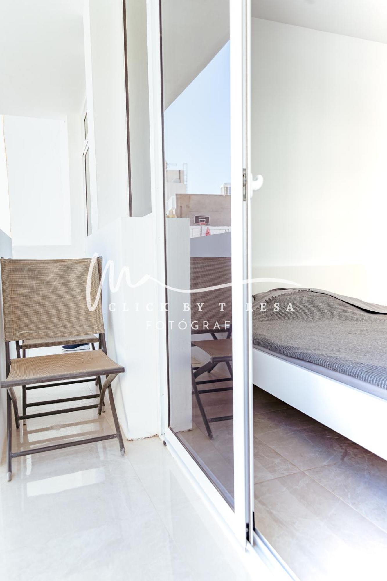 Few Steps From The Beach Hostel In Los Cristianos Arona  Bagian luar foto