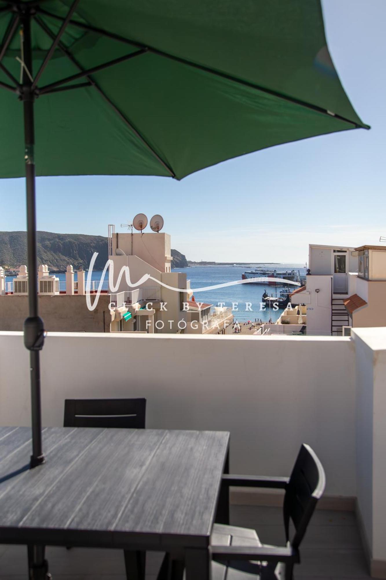 Few Steps From The Beach Hostel In Los Cristianos Arona  Bagian luar foto