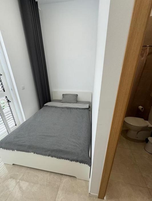 Few Steps From The Beach Hostel In Los Cristianos Arona  Bagian luar foto